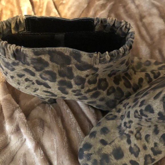 Woman’s Sam & Libby fall animal print slip on fur pump booties - Picture 5 of 10